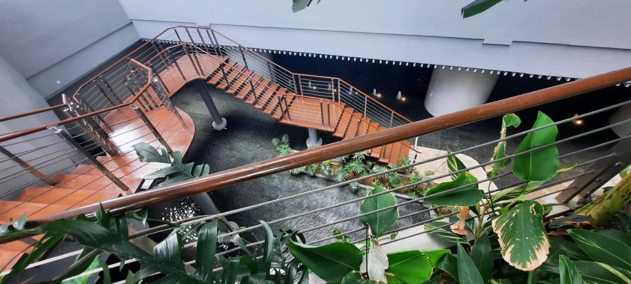 Stylish&Comfort Unit With Balcony In Air Makati Makati City ภายนอก รูปภาพ