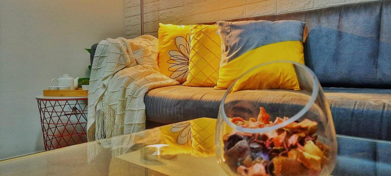 Stylish&Comfort Unit With Balcony In Air Makati Makati City ภายนอก รูปภาพ