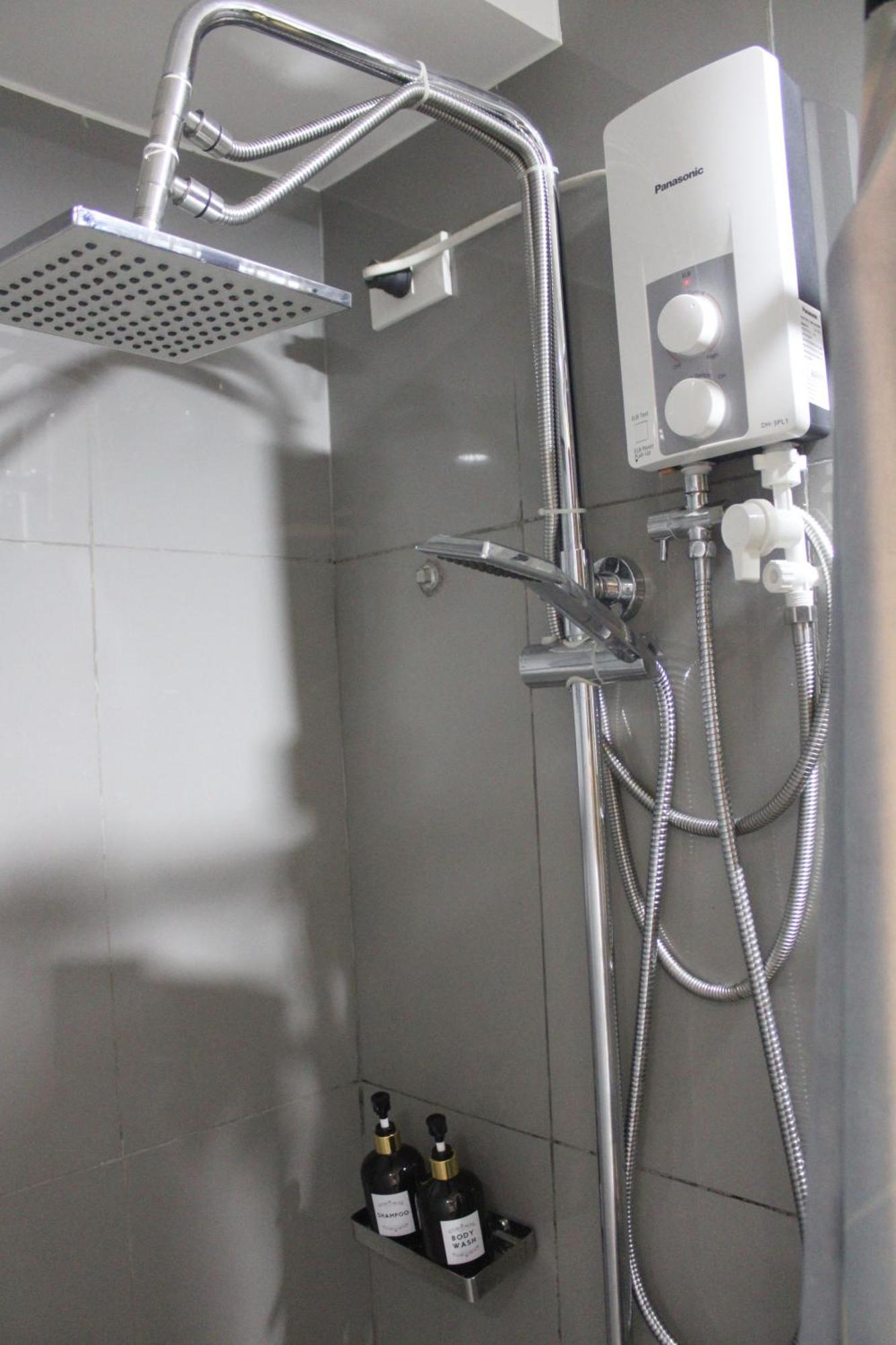 Stylish&Comfort Unit With Balcony In Air Makati Makati City ภายนอก รูปภาพ