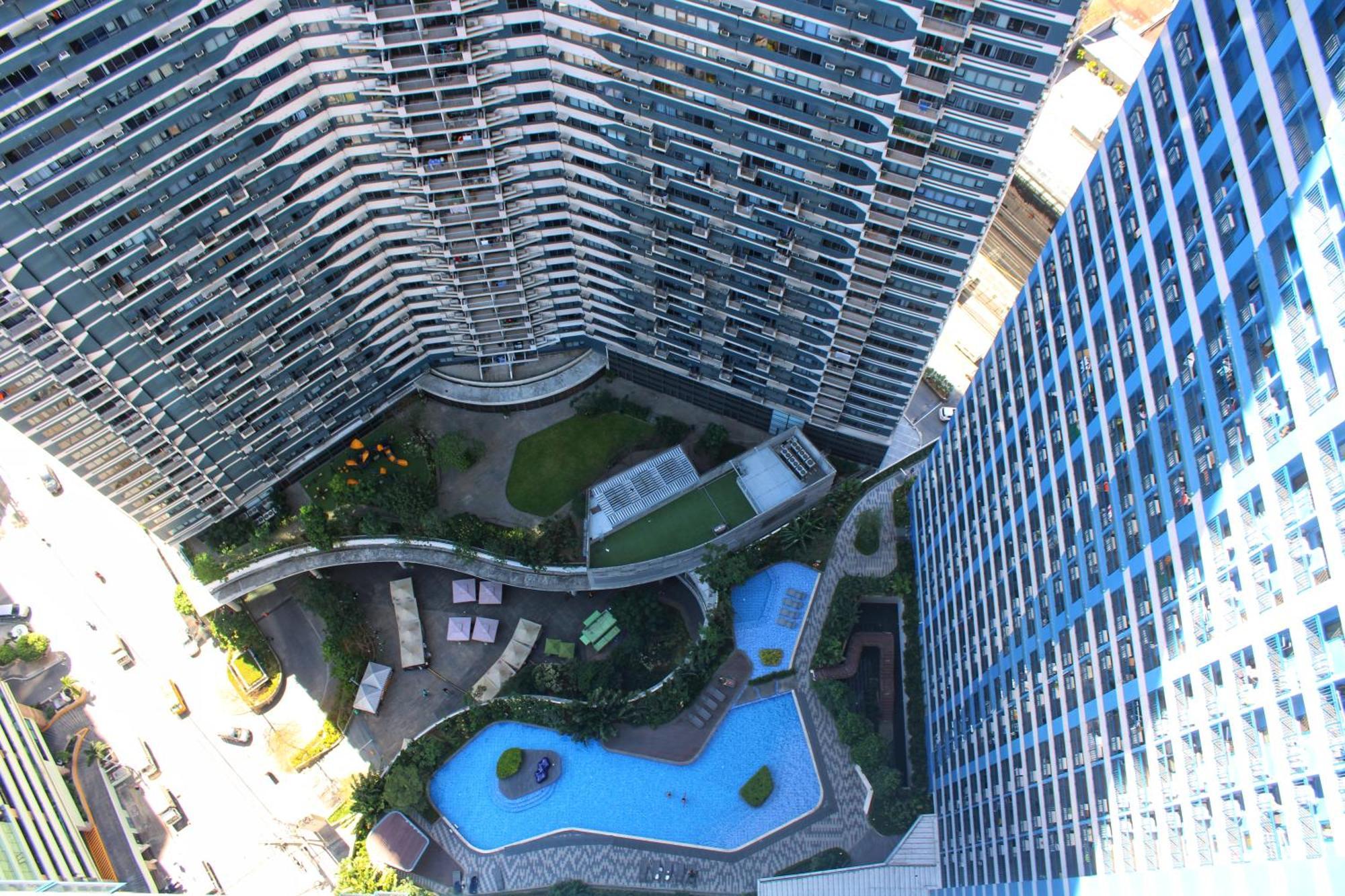 Stylish&Comfort Unit With Balcony In Air Makati Makati City ภายนอก รูปภาพ